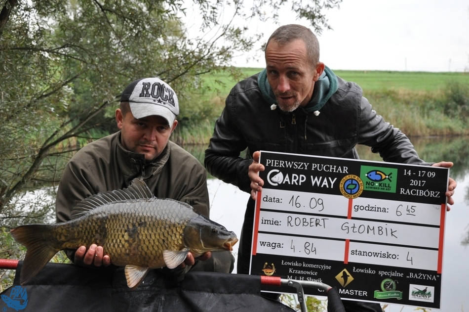 Robert Głombik i&nbsp;Adam Buńczuk podczas zawod&oacute;w karpiowych o &bdquo;I Puchar Carp Way&rdquo;, rozegranych w&nbsp;dniach 14-17. września 2017 r. na&nbsp;łowisku typu &bdquo;NO KILL&rdquo; Nr 657 Ostr&oacute;g Staw Nr 5 w&nbsp;Raciborzu<br /><i>autor: Jan Komarnicki</i>