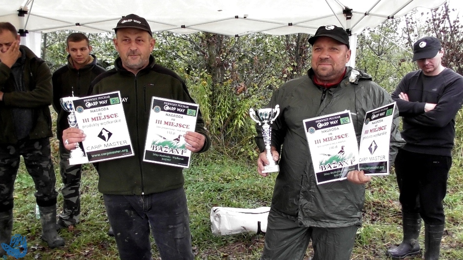 Trzecie miejsce zajęła drużyna w&nbsp;składzie Jan Komarnicki i&nbsp;Bogdan Kaczanowski ze stanowiska Nr 2, kt&oacute;ra złowiła 2 karpie o łącznej wadze 14,48 kg (8,47; 6,01).<br /><i>autor: Jerzy Zimowski</i>
